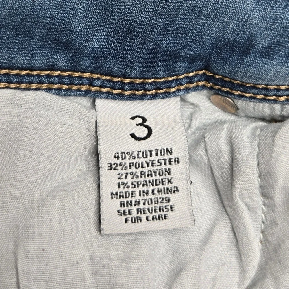 Almost Famous Juniors Y2K‎ Mid Rise Skinny Jeans Size 3 Blue Stretch Denim